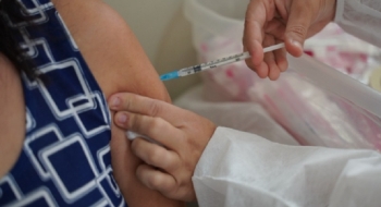 Governo de Goiás alerta população a completar esquema vacinal contra Covid-19